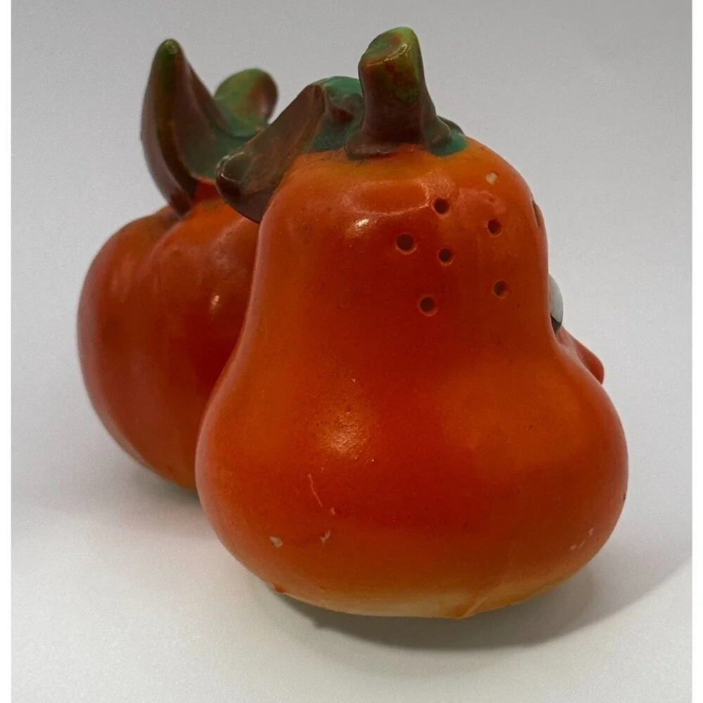 Vintage kissing fruits orange & pear Salt & Pepper Shaker Made in Japan MCM